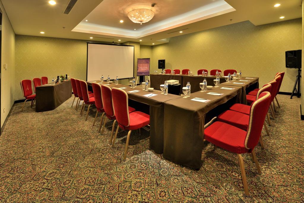 Hotel Amaroossa Grande Bekasi Esterno foto