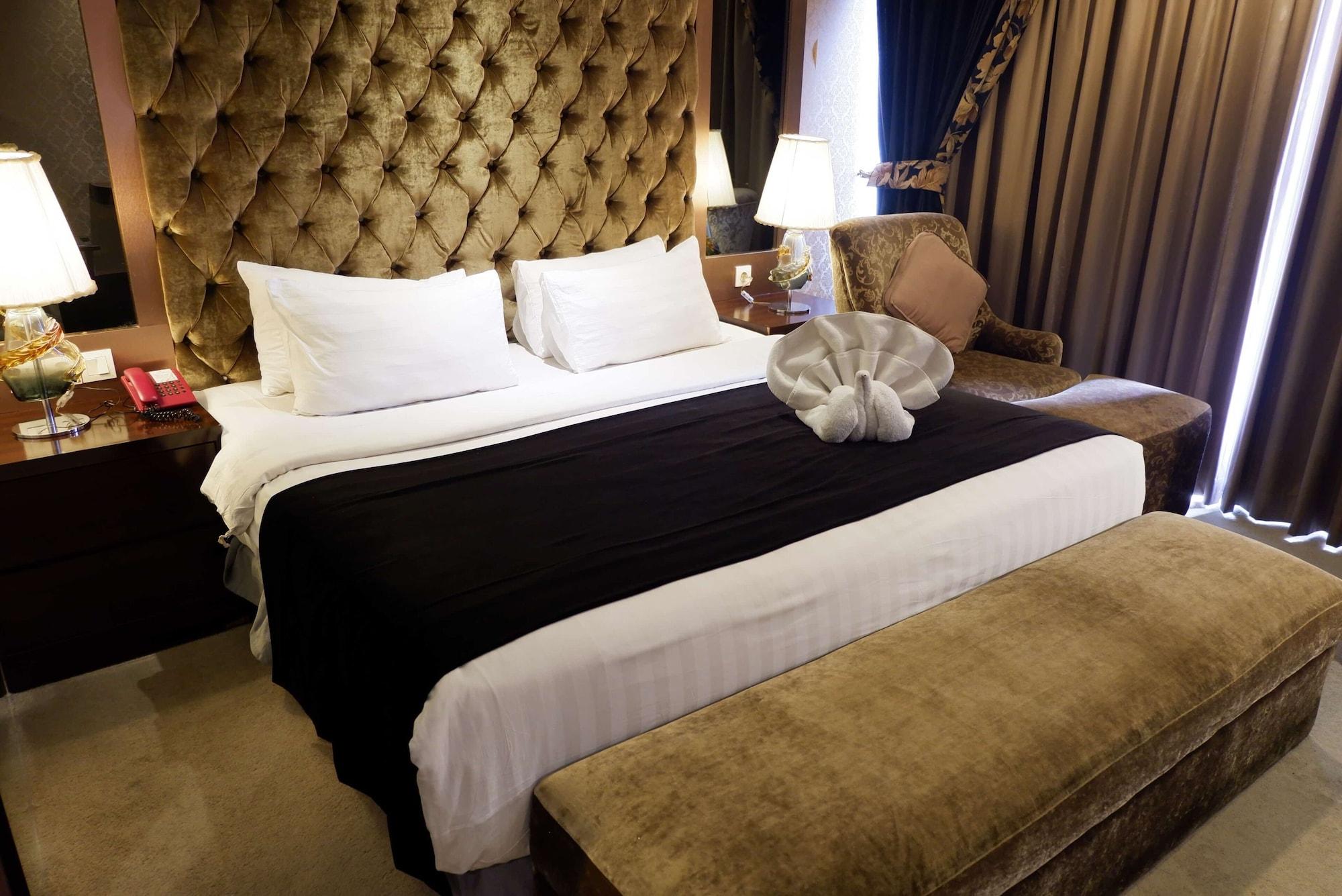Hotel Amaroossa Grande Bekasi Esterno foto