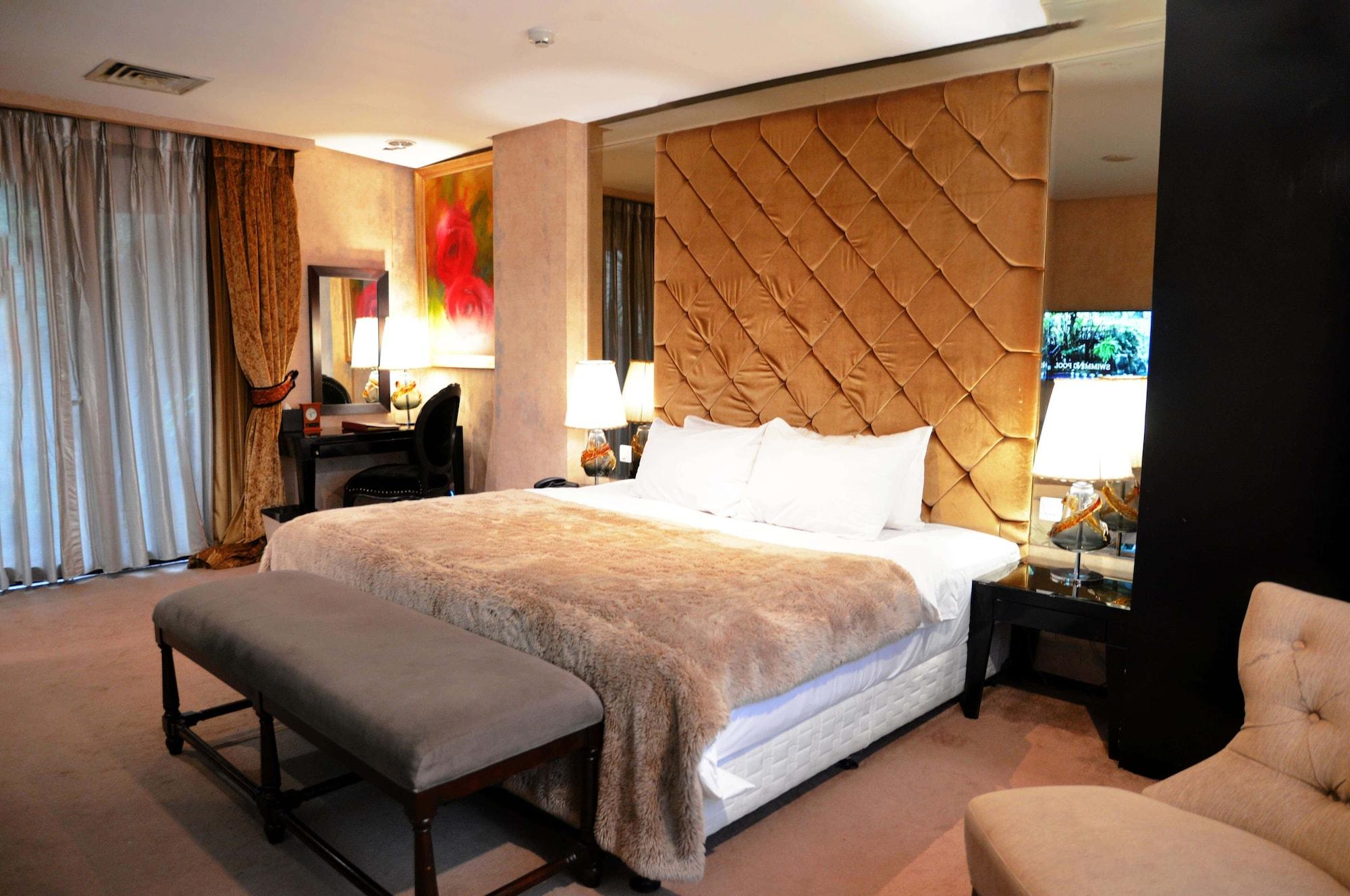 Hotel Amaroossa Grande Bekasi Esterno foto