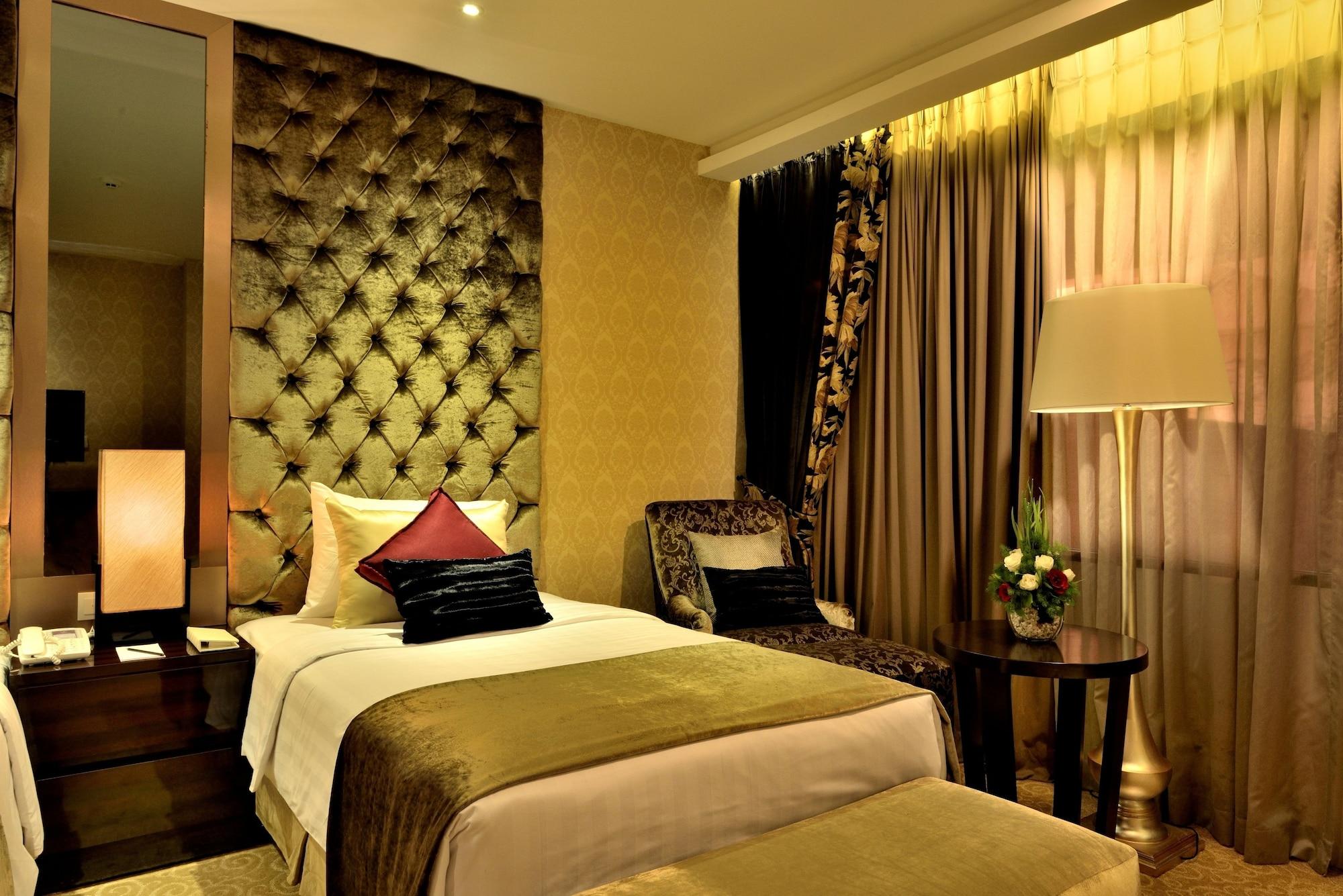 Hotel Amaroossa Grande Bekasi Esterno foto