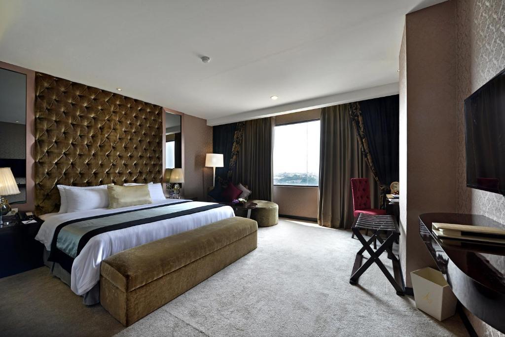 Hotel Amaroossa Grande Bekasi Esterno foto