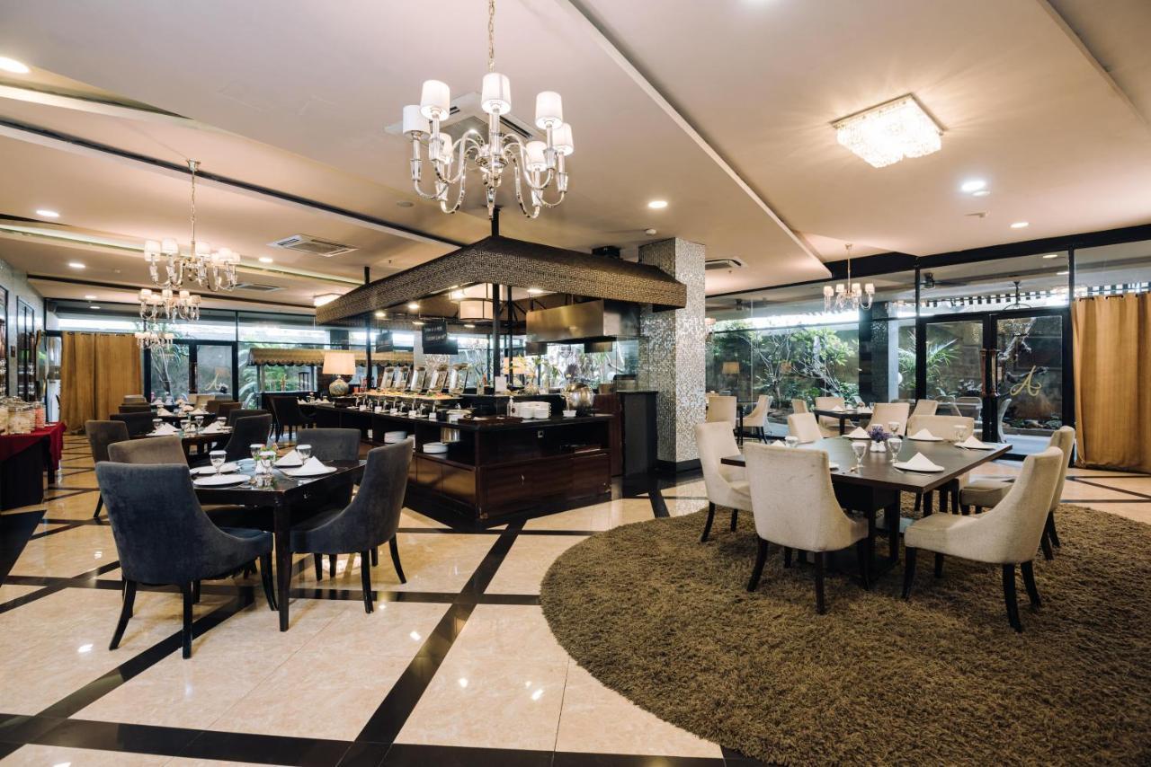 Hotel Amaroossa Grande Bekasi Esterno foto