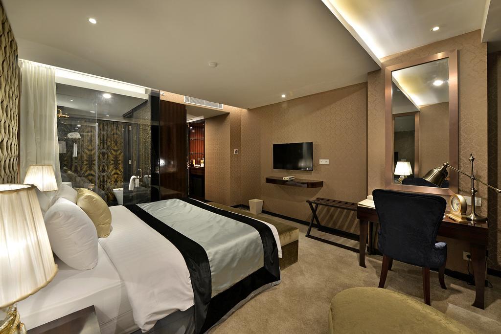 Hotel Amaroossa Grande Bekasi Esterno foto
