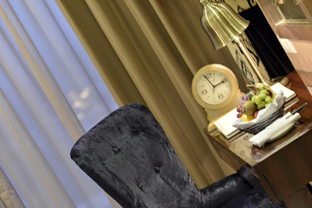 Hotel Amaroossa Grande Bekasi Esterno foto