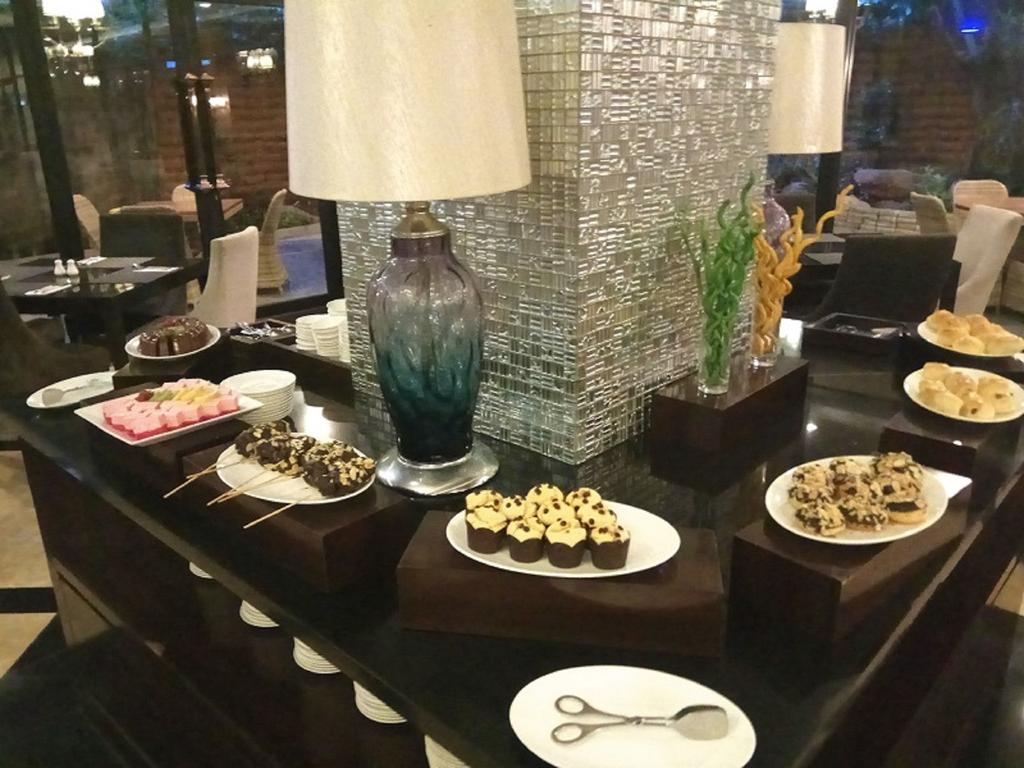 Hotel Amaroossa Grande Bekasi Esterno foto