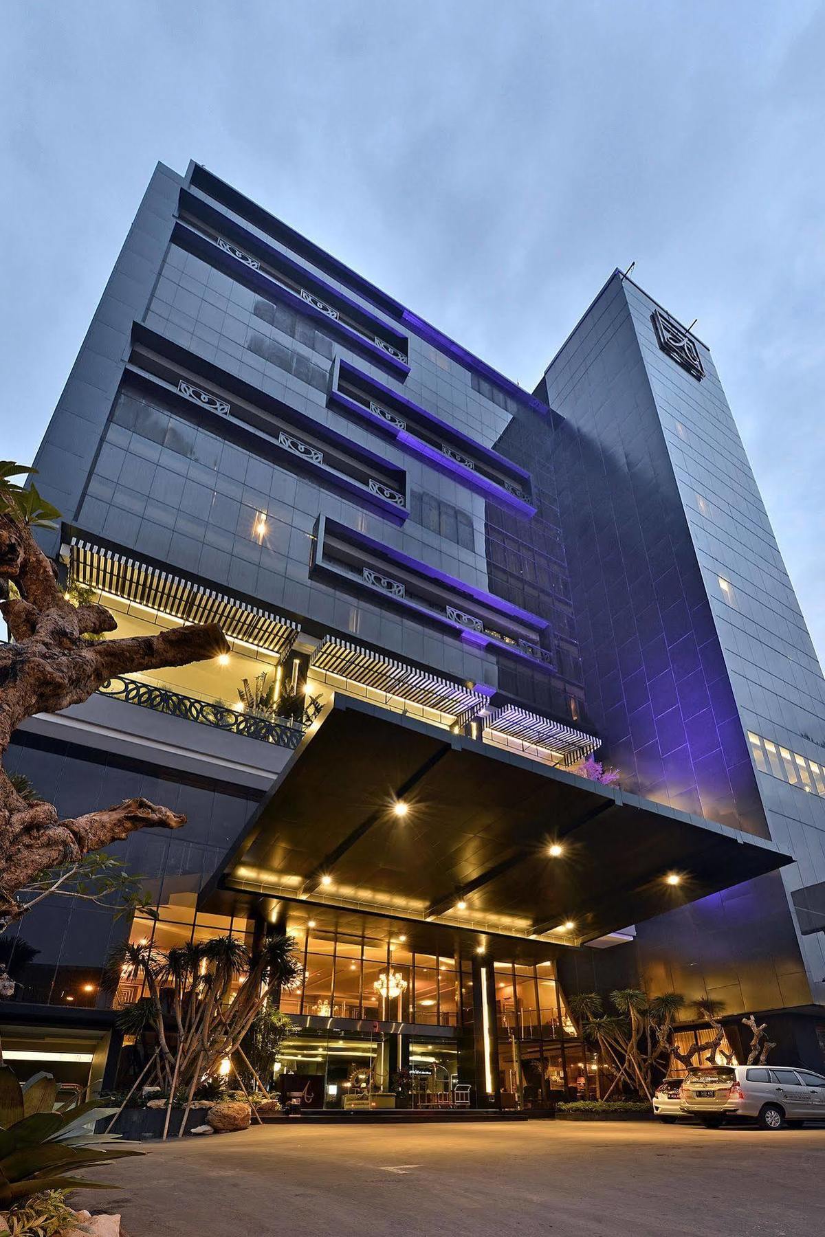 Hotel Amaroossa Grande Bekasi Esterno foto