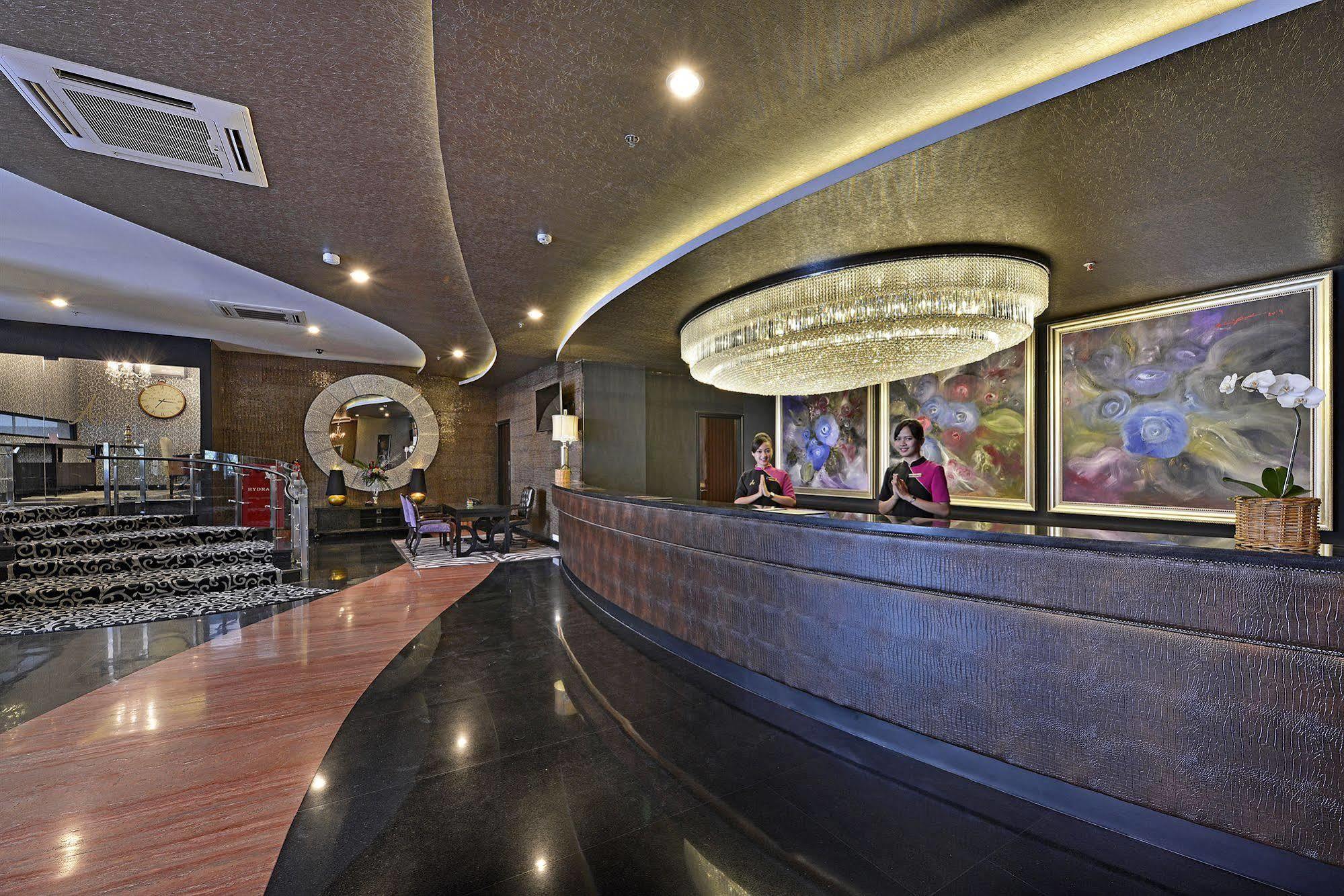 Hotel Amaroossa Grande Bekasi Esterno foto