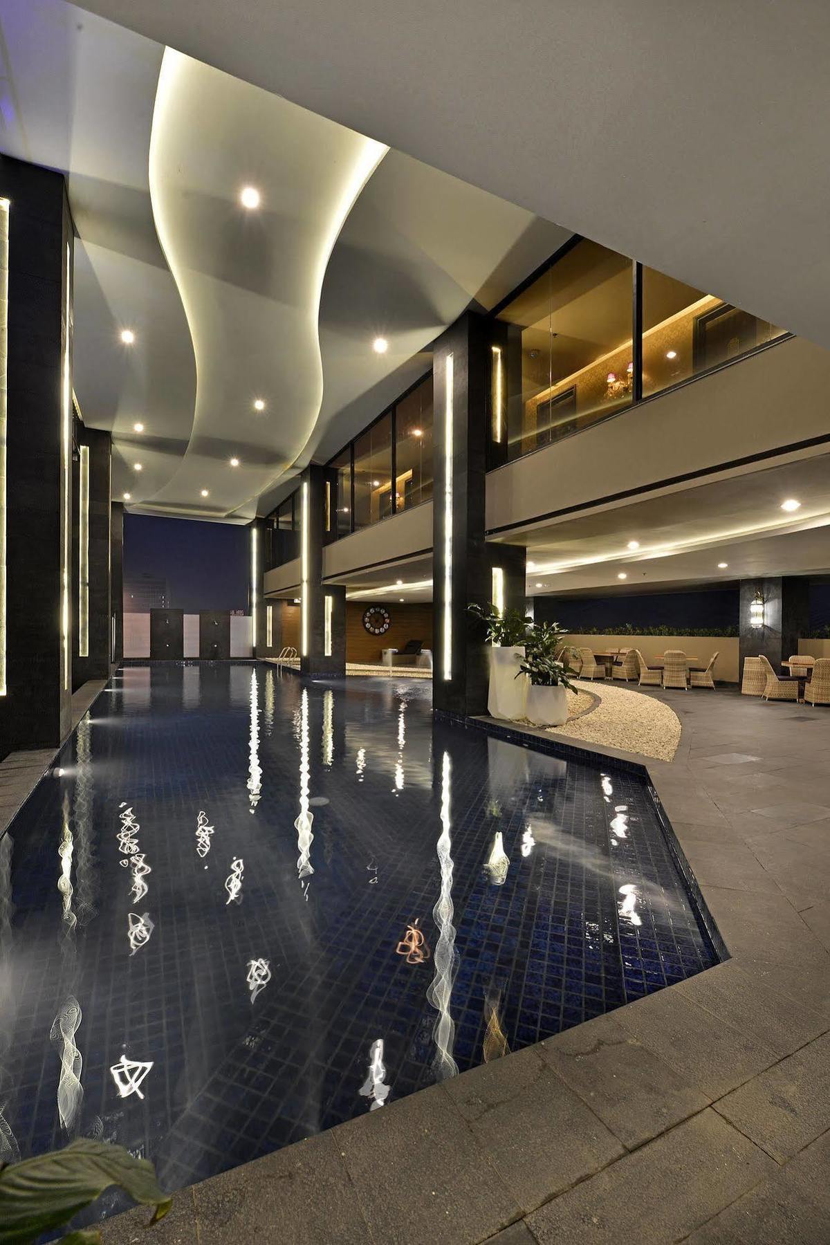 Hotel Amaroossa Grande Bekasi Esterno foto